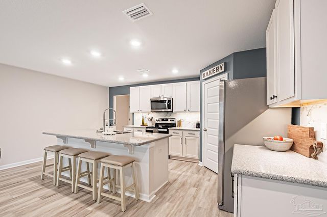 8654 Pathstone Blvd, Pensacola, FL 32526