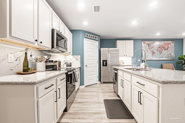 8654 Pathstone Blvd, Pensacola, FL 32526