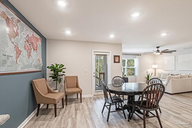 8654 Pathstone Blvd, Pensacola, FL 32526