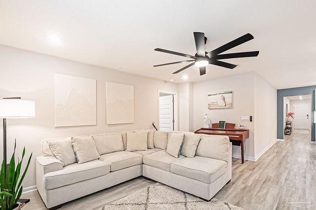 8654 Pathstone Blvd, Pensacola, FL 32526