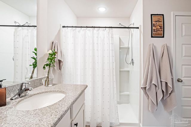 8654 Pathstone Blvd, Pensacola, FL 32526