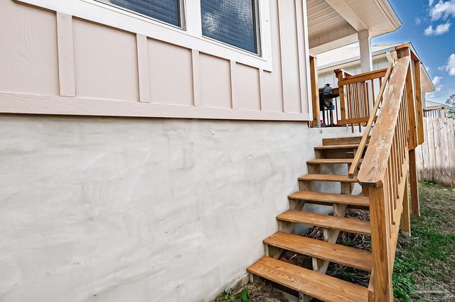 8654 Pathstone Blvd, Pensacola, FL 32526