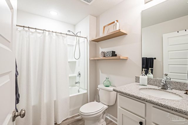 8654 Pathstone Blvd, Pensacola, FL 32526