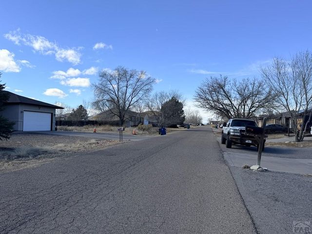 202 E Beshoar Dr, Pueblo West, CO 81007