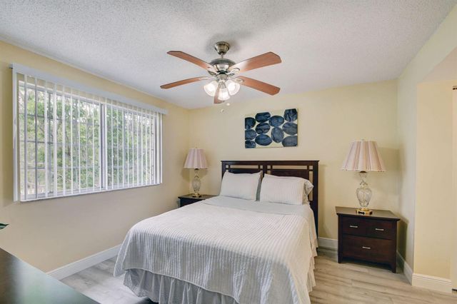 300 Crestwood Court N 307, Royal Palm Beach, FL 33411