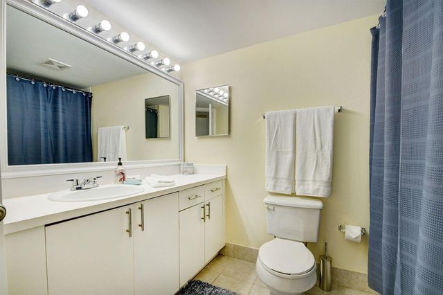 300 Crestwood Court N 307, Royal Palm Beach, FL 33411