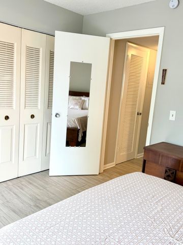 162 Windsor H, West Palm Beach, FL 33417