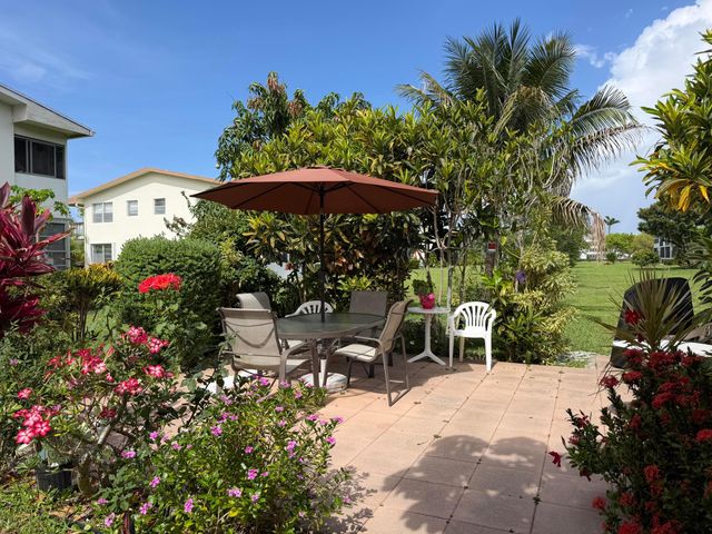 162 Windsor H, West Palm Beach, FL 33417