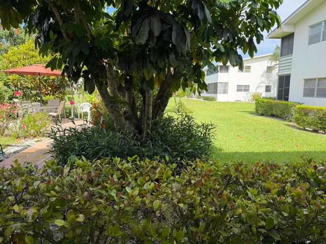 162 Windsor H, West Palm Beach, FL 33417