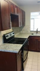 9457 N Palm Cir N, Pembroke Pines, FL 33025