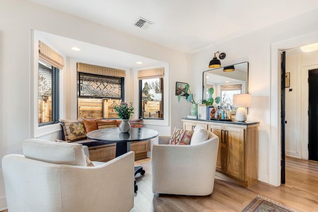 1443 SW Canyon Drive, Redmond, OR 97756