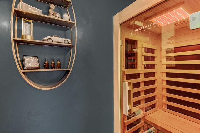 1443 SW Canyon Drive, Redmond, OR 97756