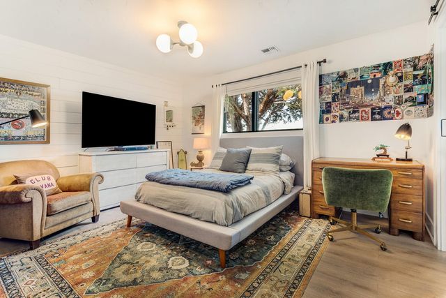 1443 SW Canyon Drive, Redmond, OR 97756