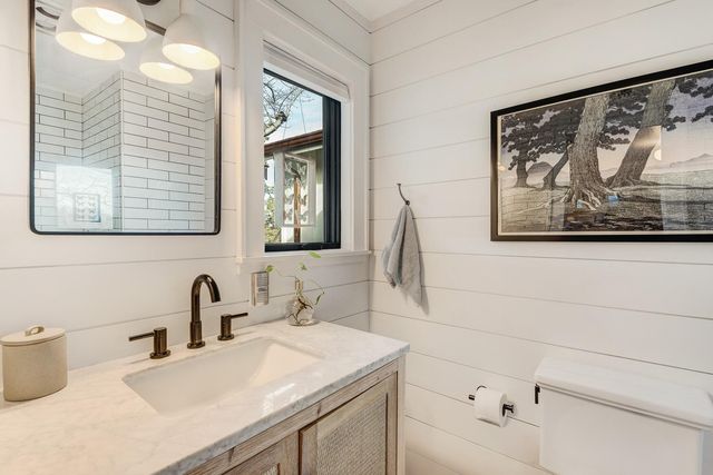 1443 SW Canyon Drive, Redmond, OR 97756