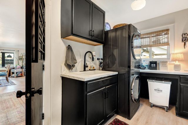 1443 SW Canyon Drive, Redmond, OR 97756