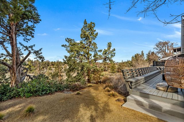 1443 SW Canyon Drive, Redmond, OR 97756