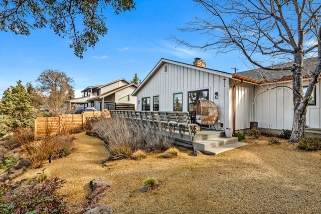 1443 SW Canyon Drive, Redmond, OR 97756