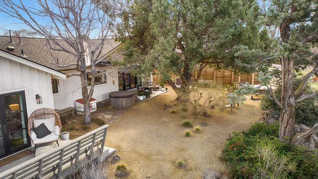 1443 SW Canyon Drive, Redmond, OR 97756