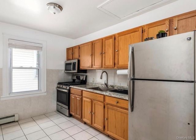 7844 86th Street, Glendale, NY 11385