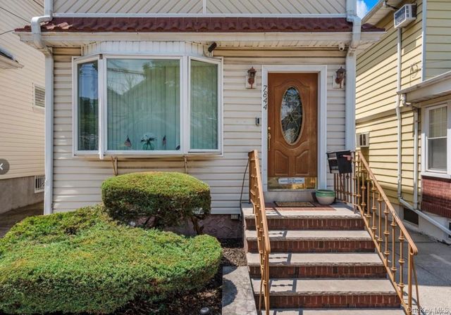 7844 86th Street, Glendale, NY 11385