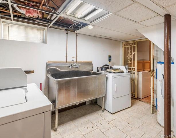 7844 86th Street, Glendale, NY 11385