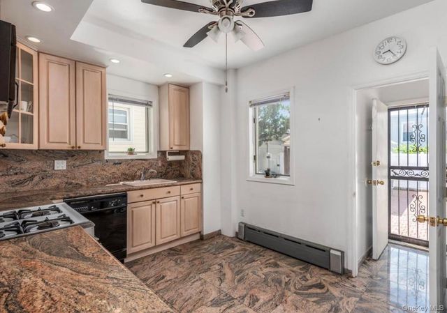 7844 86th Street, Glendale, NY 11385