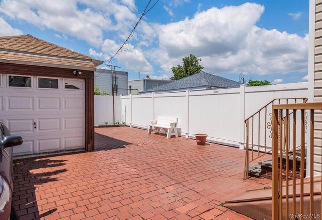 7844 86th Street, Glendale, NY 11385