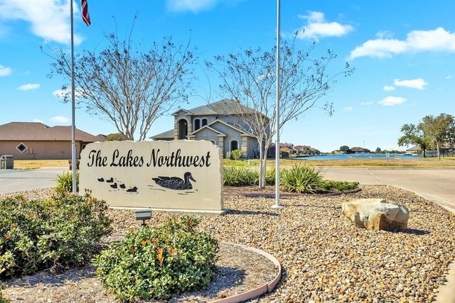 3721 Lake Mcqueeney, Robstown, TX 78380