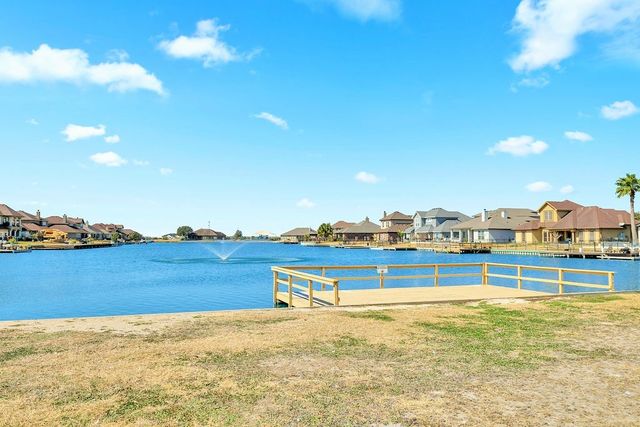 3721 Lake Mcqueeney, Robstown, TX 78380
