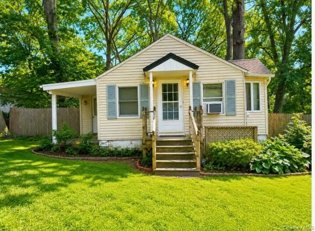 86 N Evergreen Drive, Selden, NY 11784