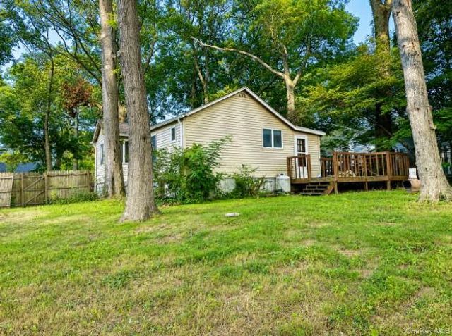 86 N Evergreen Drive, Selden, NY 11784