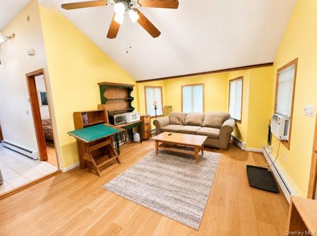 86 N Evergreen Drive, Selden, NY 11784