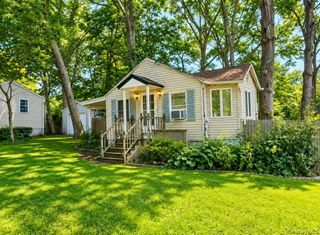 86 N Evergreen Drive, Selden, NY 11784