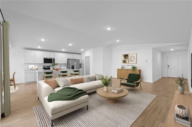 1306 NE 4th PL, Cape Coral, FL 33909