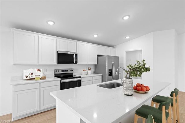 1306 NE 4th PL, Cape Coral, FL 33909