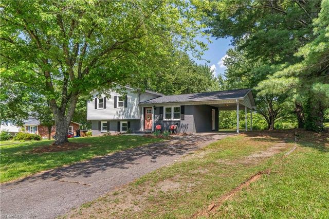 137 Dewsberry Road, King, NC 27021