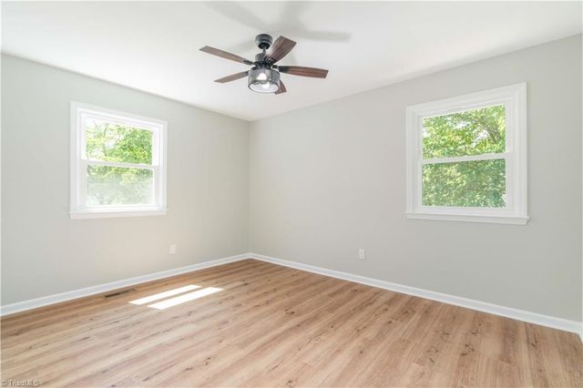 137 Dewsberry Road, King, NC 27021