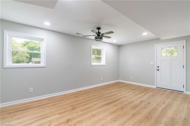 137 Dewsberry Road, King, NC 27021