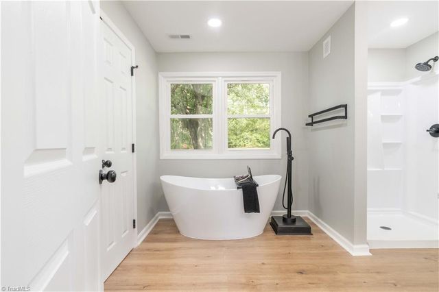 137 Dewsberry Road, King, NC 27021