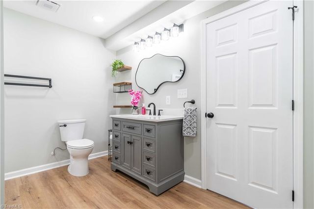 137 Dewsberry Road, King, NC 27021