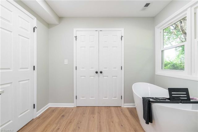 137 Dewsberry Road, King, NC 27021