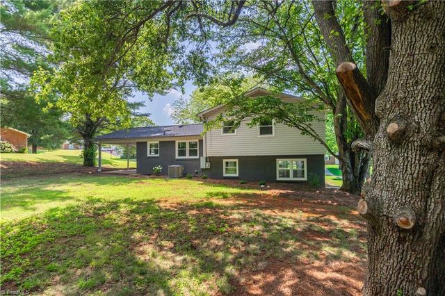 137 Dewsberry Road, King, NC 27021