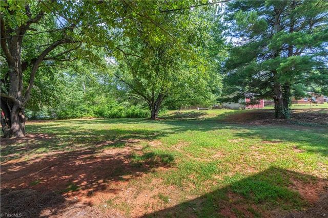 137 Dewsberry Road, King, NC 27021