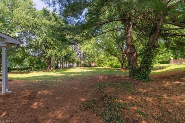 137 Dewsberry Road, King, NC 27021