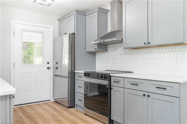 137 Dewsberry Road, King, NC 27021