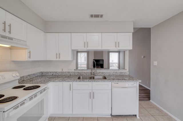 6604 SCRUB OAK LN B, Austin, TX 78759