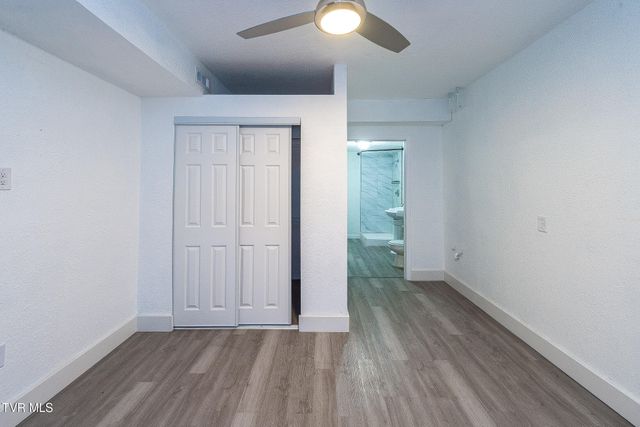 303 Clifftop Court, Mount Carmel, TN 37645