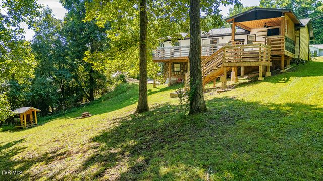 303 Clifftop Court, Mount Carmel, TN 37645