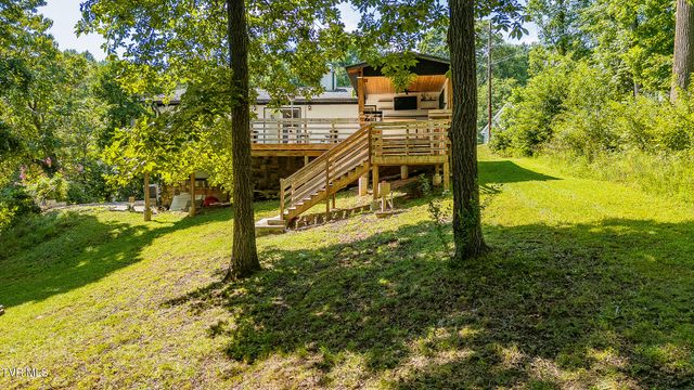 303 Clifftop Court, Mount Carmel, TN 37645
