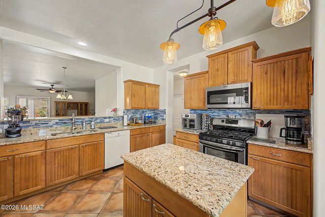 1388 W Camino Buenos Aires, Sahuarita, AZ 85629